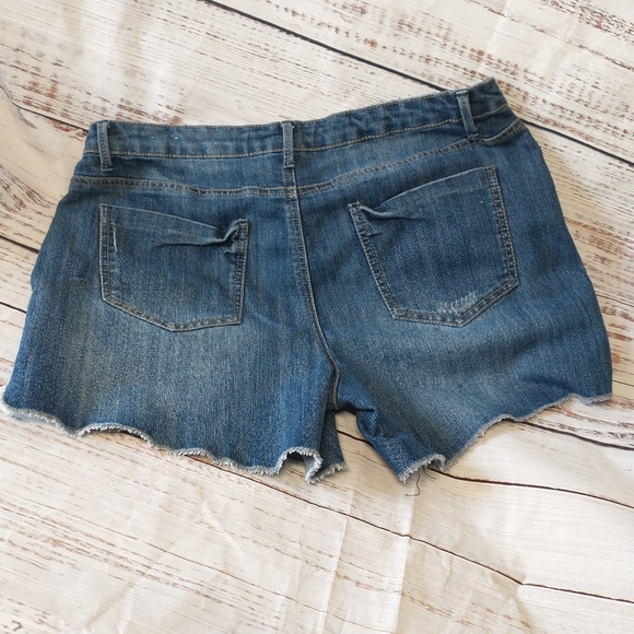 Route 66 women's jeans shorts size 16.    I - Picture 3 of 6